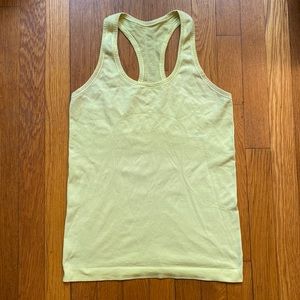 Lululemon swiftly Tech Racerback Tank size 6
